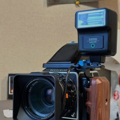 L plate + wooden handgrip for Hasselblad cameras