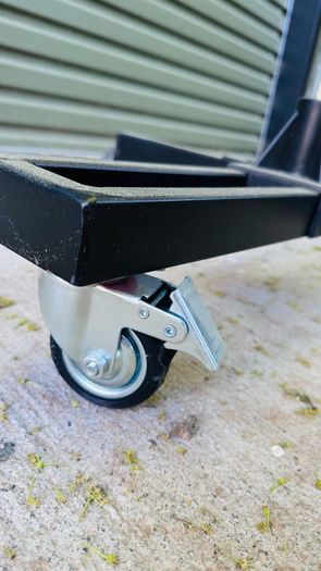 Alloy wheel stand/storage
