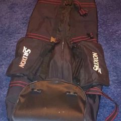 Vintage  Srixon Black And Red Golf Bag With Roller Wheels