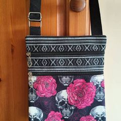 BNWT Skull & Rose Canvas Crossbody Bag - Gothic/Alternative