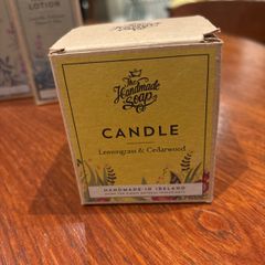 The Handmade Soap Company- Lemongrass and Cedarwood 160 gr Candle and 2 Free Travel Size items
