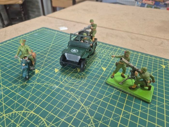 toy soldiers
