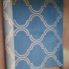 Indoor/outdoor rug in excellent condition