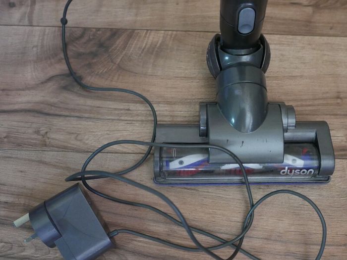 Dyson DC44 Multi floor NEW BATTERY works well