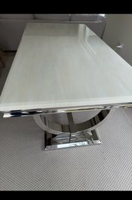 Stunning marble table like new