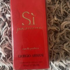Si Armani perfume