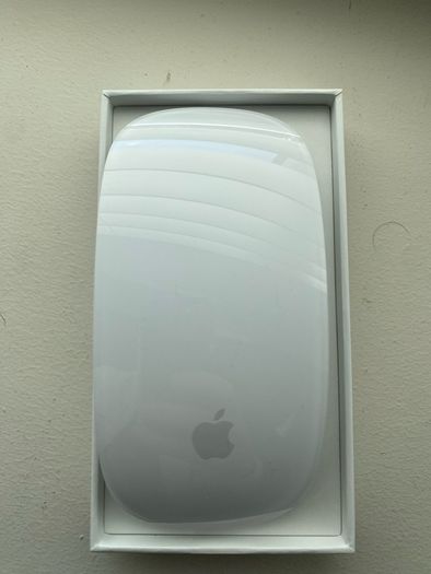 USB-C white Apple Magic Mouse (latest version) - never used - mint condition