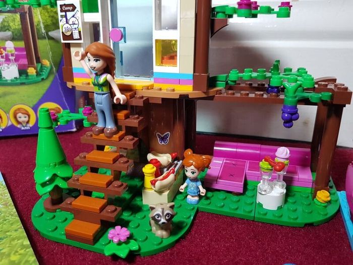LEGO Friends 41679 Forest house