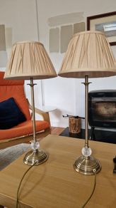 2 Matching lamps