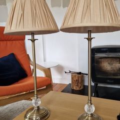 2 Matching lamps