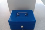 Cash box