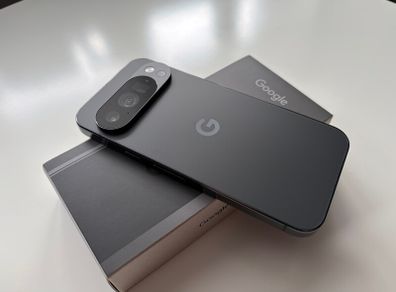Google Pixel 10 Pro - 128GB - Obsidian (Pristine Condition)
