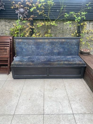 Banquette dining bench
