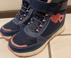 Girls winter boots UK size 1 (EU33)