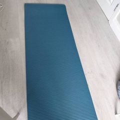 Exercise mat and resistance bands