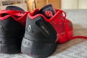 Kids Basketball shoes / D.O.N. Issue 4