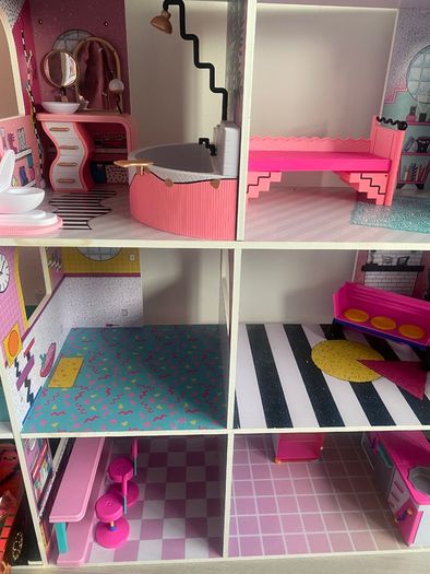 Doll house LOL