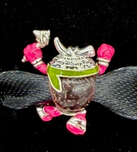Pandora Disney Parks Exclusive Kakamora Charm - Moana