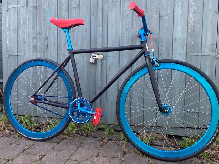 New Funked Up Fixie FixedGear Bicycle - Size 49cm XS to suit a Rider of height 4'11" to 5'3" (150cm to 160cm)