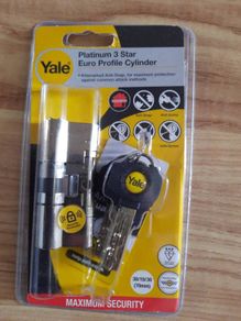 Yale door lock Brand new