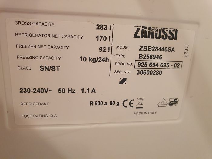 Zanussi integrated fridge freezer