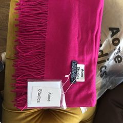 New 100% Virgin Wool Scarf