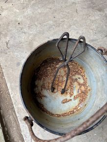 cast iron pot