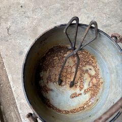 cast iron pot