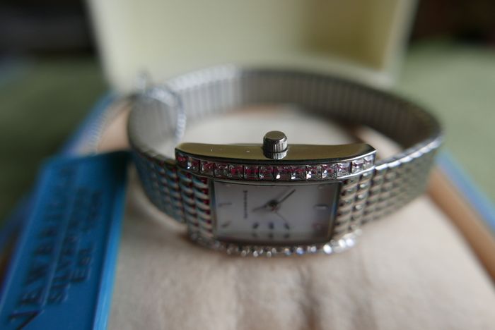 Newbridge Silverware Ladies Bracelet Watch never used in Original Box