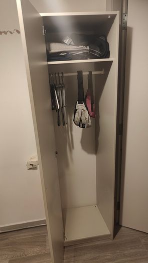 Single wardrobe
