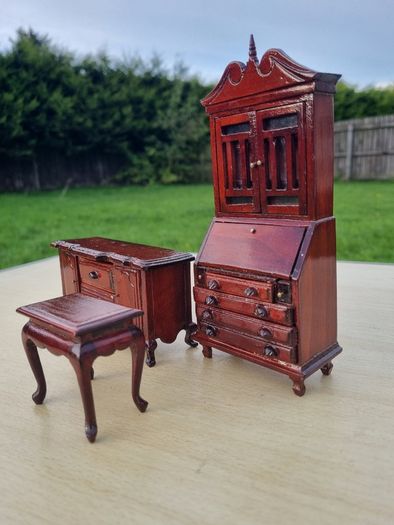 Miniature dolls house furniture set - 3 pieces