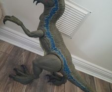 Super Colossal Velociraptor