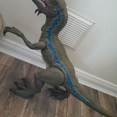 Super Colossal Velociraptor
