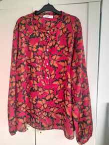 ladies  button print top