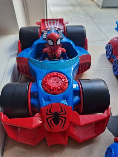 Spiderman action figures and vehicles