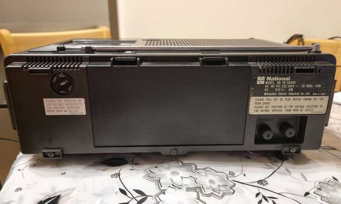 From 1977 National TR-5000E -  TV / RADIO MW - SW1 - SW2 / Cassette Recorder, All function working good.