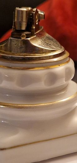 Vintage 1940s Mid-Century Floral Porcelain Table Lighter - Excellent Condition