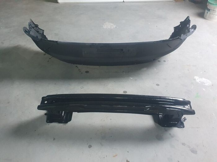 Bumper and bumper bar