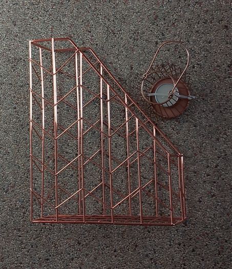 Desk organiser