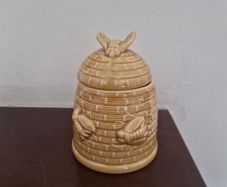Devon honey pot