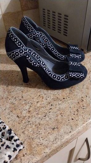 Size 4 rubyshoo