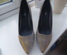 New Womens Metallic Heels Size 6