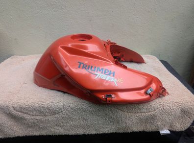 Triumph Tiger 800xc Tank (red / orange)