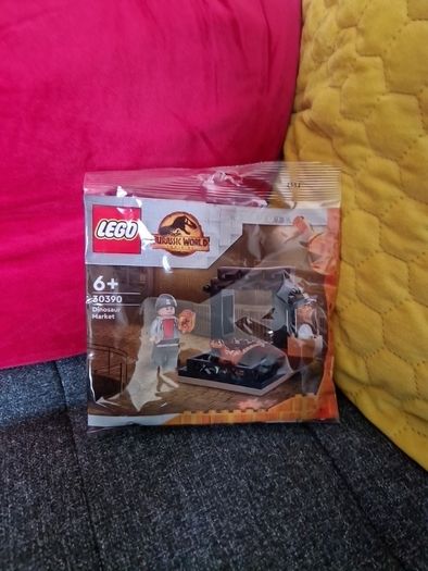 Lego Jurassic World Dinosaur Market (30390)