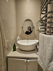 Solid Surfacint Wash Basin