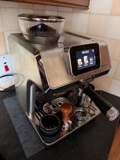 DeLonghi La Specialista Coffe  Machine