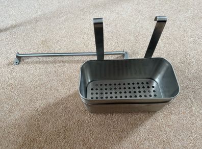 Kitchen hanging organiser