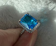 Size 10 blue ring