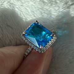 Size 10 blue ring