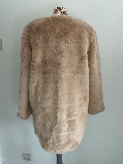 jacket Zara fur jacket size large edge to edge style